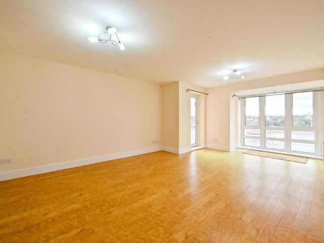 Flat for sale in London Borough of Tower Hamlets, Greater London