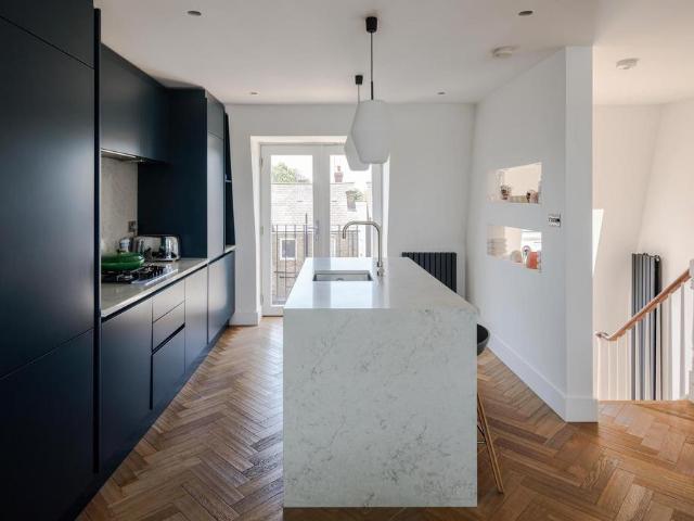 Flat for sale in Fulham, Greater London