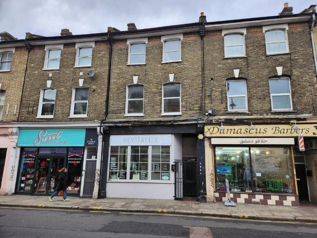 Flat for sale in Crystal Palace, Greater London