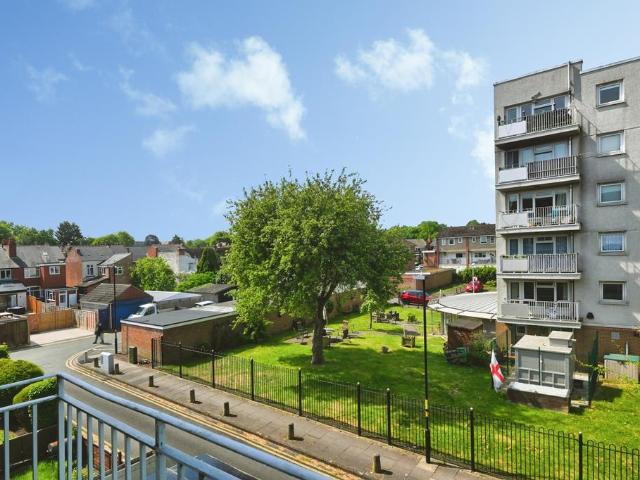 Flat for sale in Sutton Coldfield, West Midlands