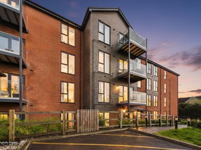 Flat for sale in Wokingham, Isle Of Man