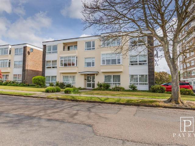 Flat for sale in Frinton and Walton, Dale Hill