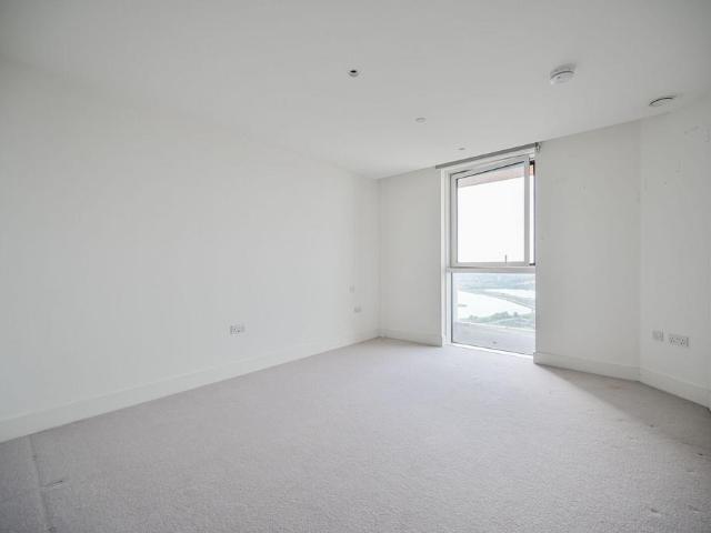Flat for sale in Hale Village, Tottenham Hale
