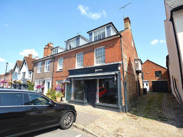 Flat for sale in Amersham