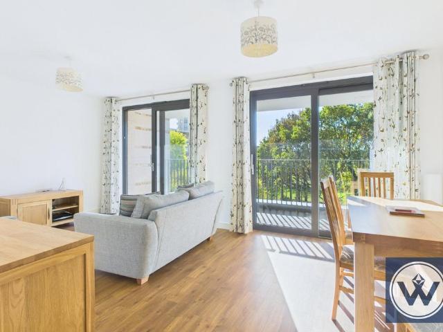 Flat for sale in Silvertown, Greater London