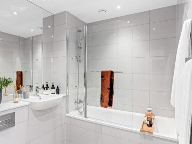 Flat for sale in Hornsey, Greater London