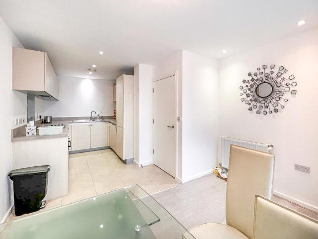 Flat for sale in Canning Town, Greater London