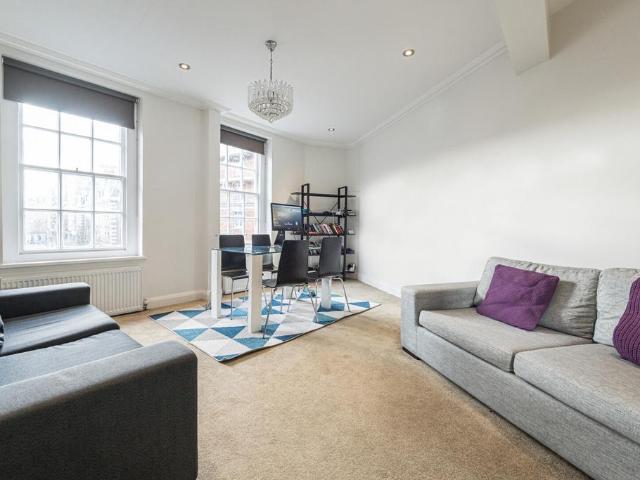 Flat for sale in Paddington, Greater London