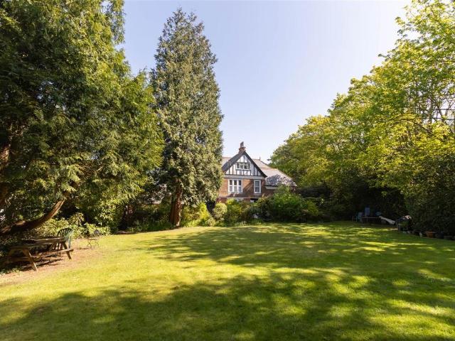 Flat for sale in Heathlands, East Sussex