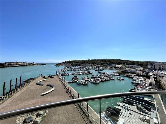Flat for sale in Mount Pleasant, Iford