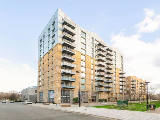 Flat for sale in London Borough of Lewisham, New Cross