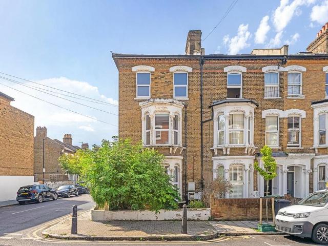 Flat for sale in Brixton, Greater London