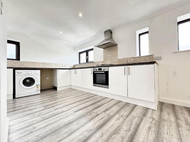 Flat for sale in Cumnock, Scotland