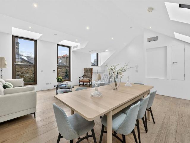 Flat for sale in East Marylebone, Mayfair
