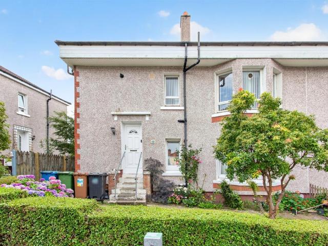 Flat for sale in Riddrie Knowes, Riddrie