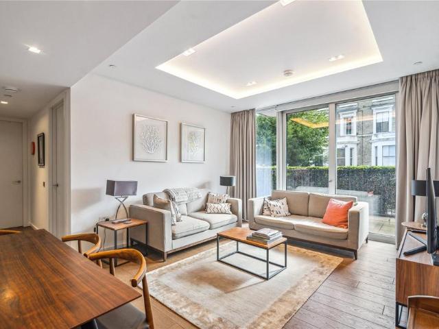 Flat for sale in London Borough of Hammersmith and Fulham, Greater London