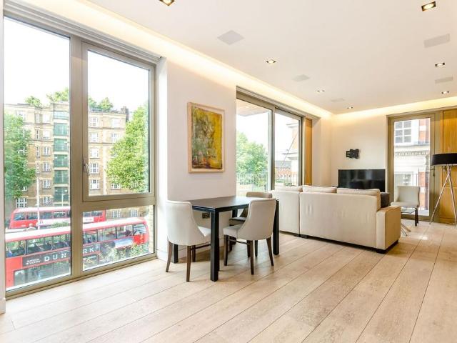 Flat for sale in Bermondsey, Greater London