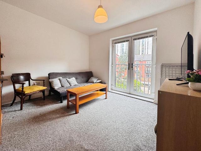 Flat for sale in Georgia, Greater Manchester
