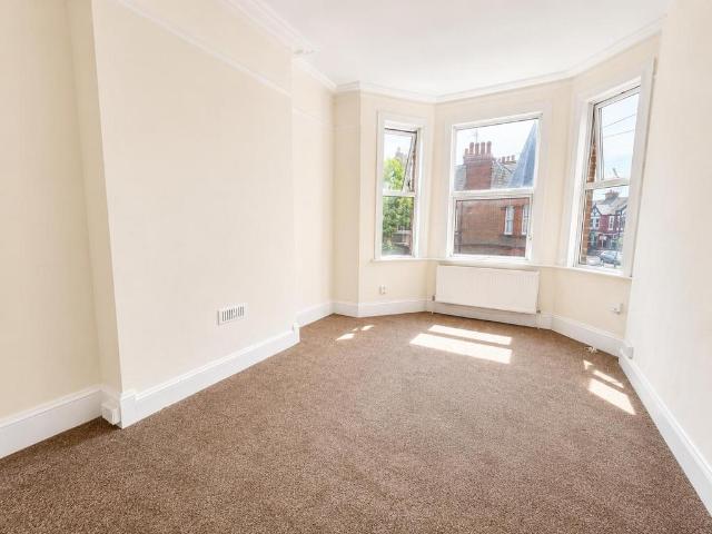 Flat for sale in Dollis Hill, Greater London