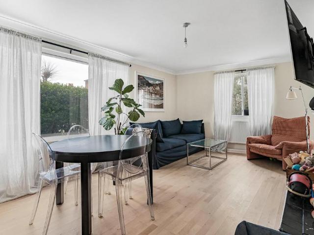 Flat for sale in Loughborough Junction, Greater London
