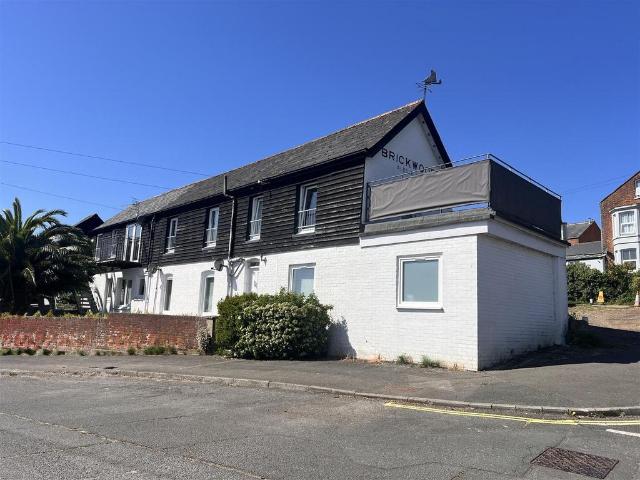 Flat for sale in Cowes, Isle of Wight