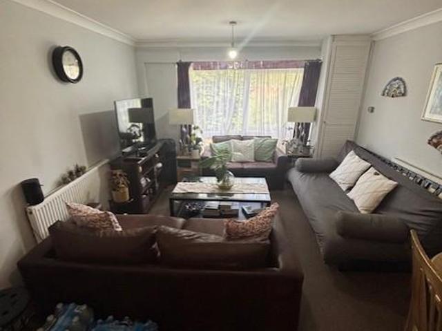 Flat for sale in London Borough of Hounslow, Spring Grove