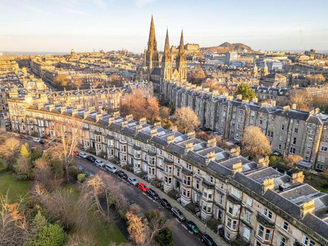 Flat for sale in Haymarket, Scotland