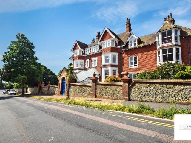 Flat for sale in Eastbourne, East Sussex