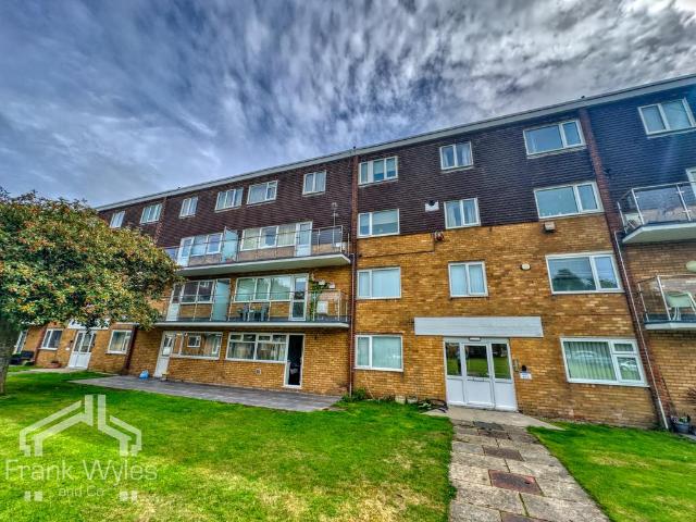 Flat for sale in St Annes, Fylde