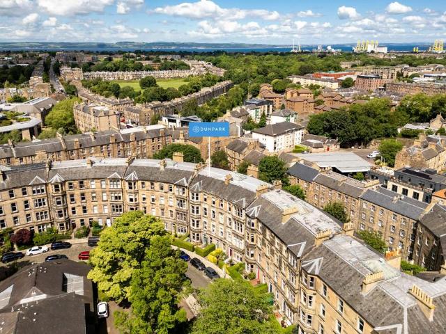 Flat for sale in Canonmills, Scotland