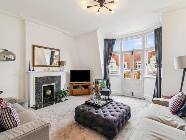 Flat for sale in Kensal Town, Maida Vale