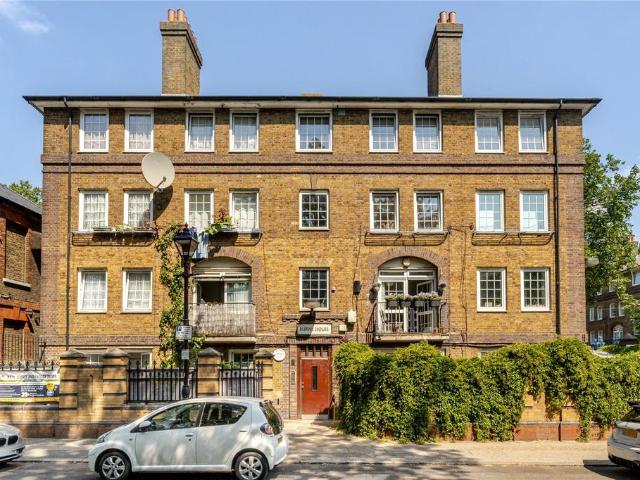 Flat for sale in Bethnal Green, Greater London