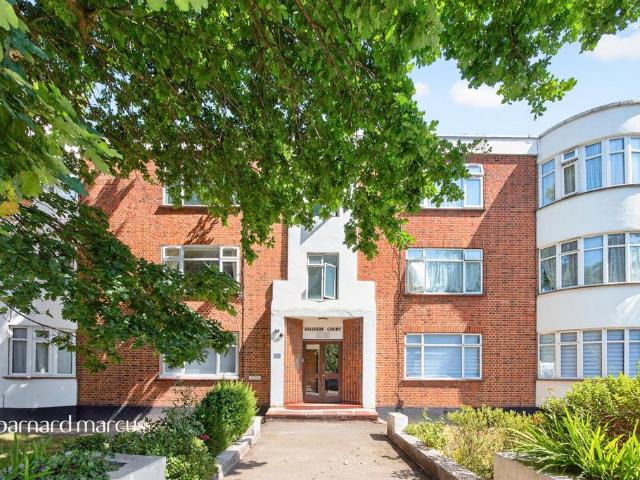Flat for sale in London Borough of Barnet, Greater London