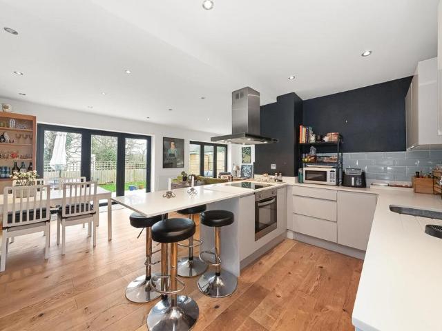 Flat for sale in Crystal Palace, Greater London