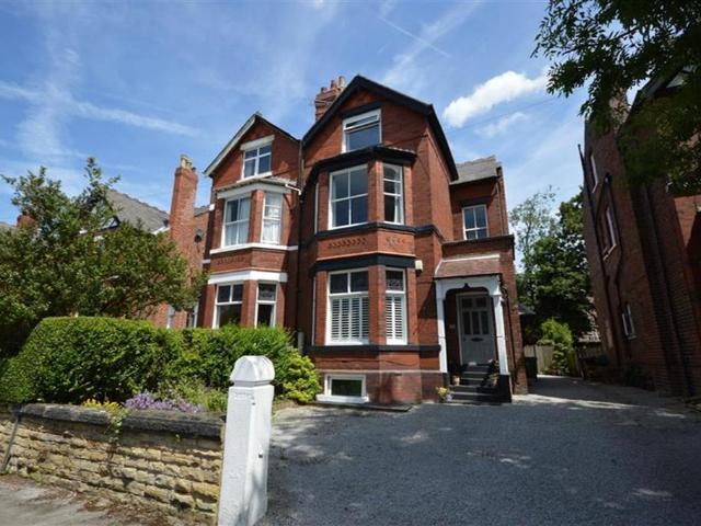 Flat for sale in Heaton Moor, Greater Manchester