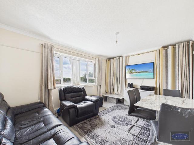 Flat for sale in Avery Hill, Greater London