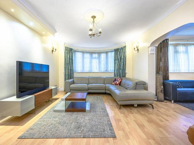 Flat for sale in Temple Fortune, Isle Of Man