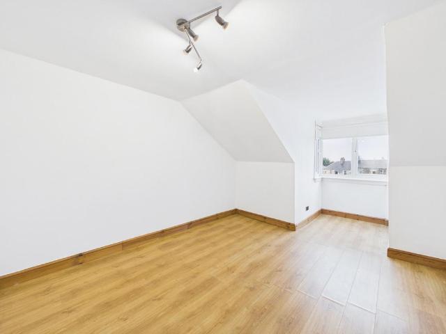 Flat for sale in Irvine, Scotland