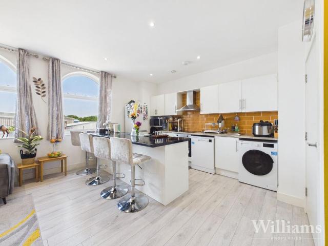 Flat for sale in Quarrendon, Aylesbury
