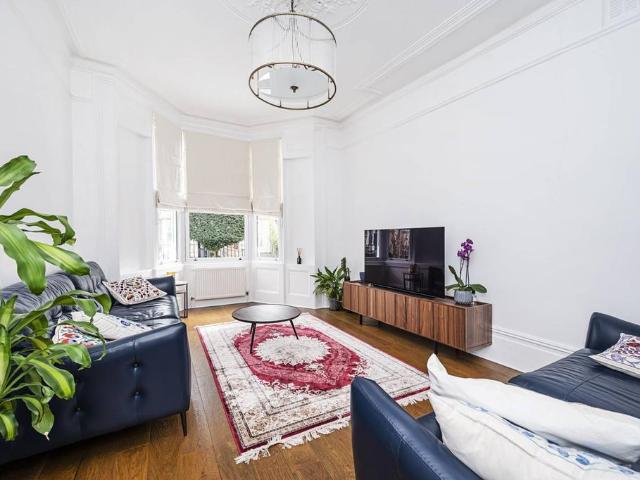 Flat for sale in Clapton, Lower Clapton
