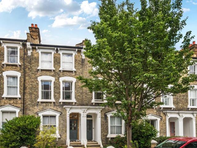 Flat for sale in London Borough of Lewisham, Blackheath