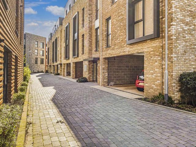 Flat for sale in Arbury, Cambridgeshire