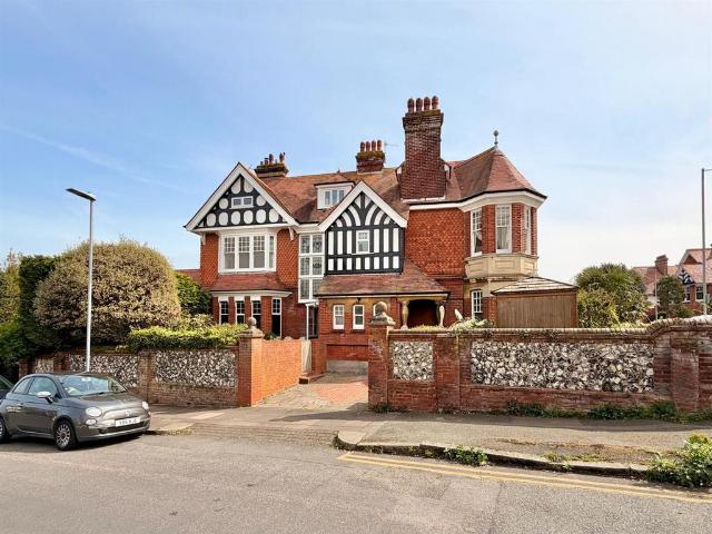 Flat for sale in Upperton, Eastbourne