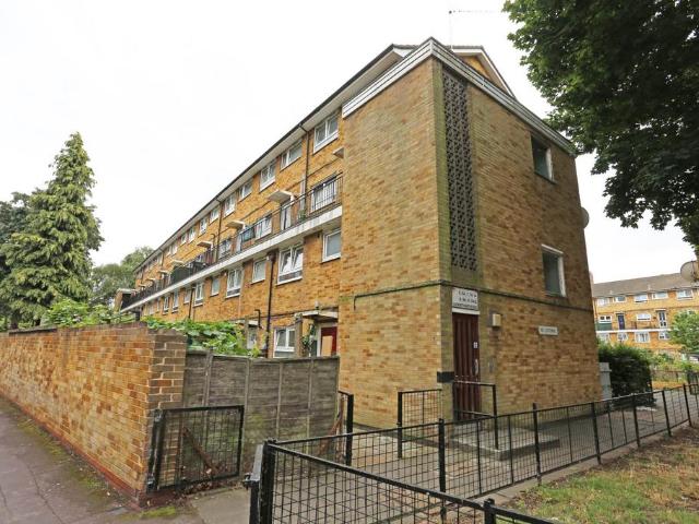 Flat for sale in Little Ilford, Greater London