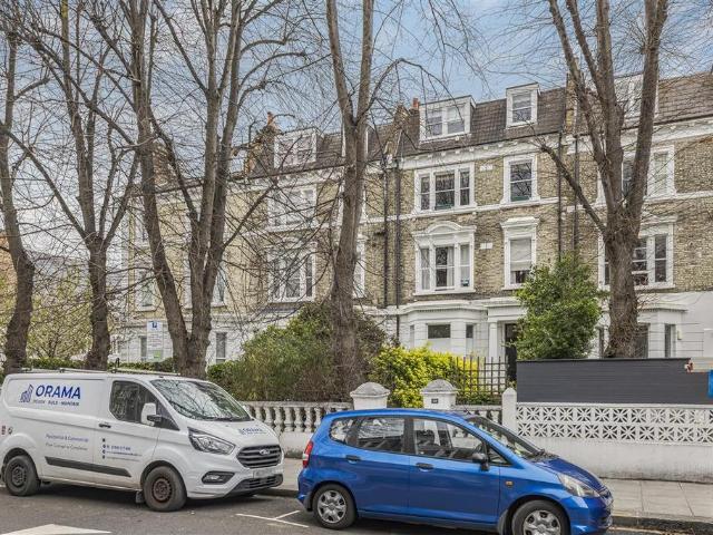 Flat for sale in Notting Hill, Greater London