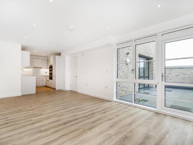 Flat for sale in London Borough of Tower Hamlets, Greater London