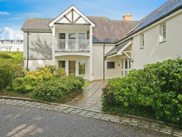 Flat for sale in Redannick, Penweathers