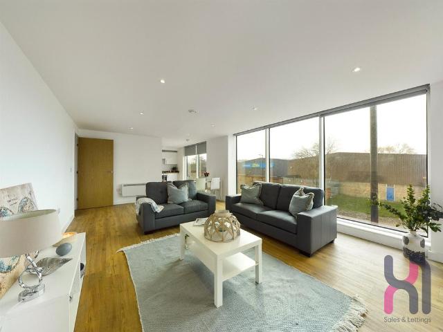 Flat for sale in Georgia, Greater Manchester