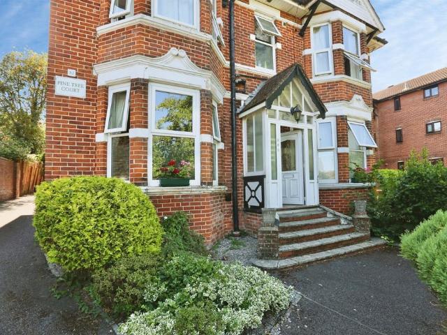 Flat for sale in Bitterne Park, City Of Southampton