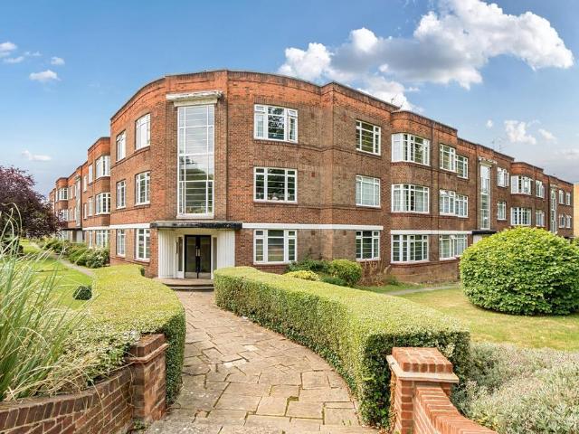 Flat for sale in London Borough of Ealing, Hanwell